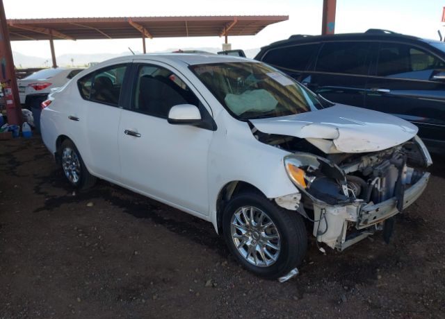 2013 NISSAN Versa