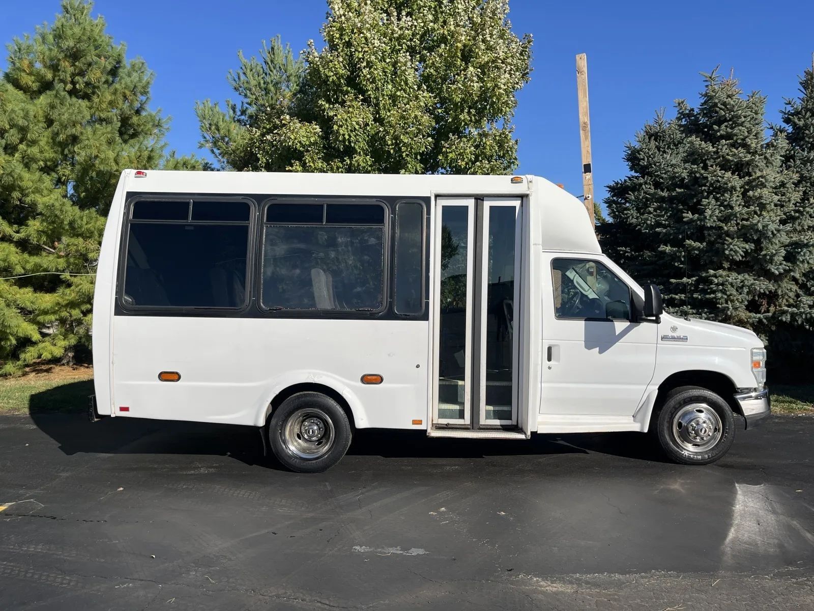 Ford E-350
