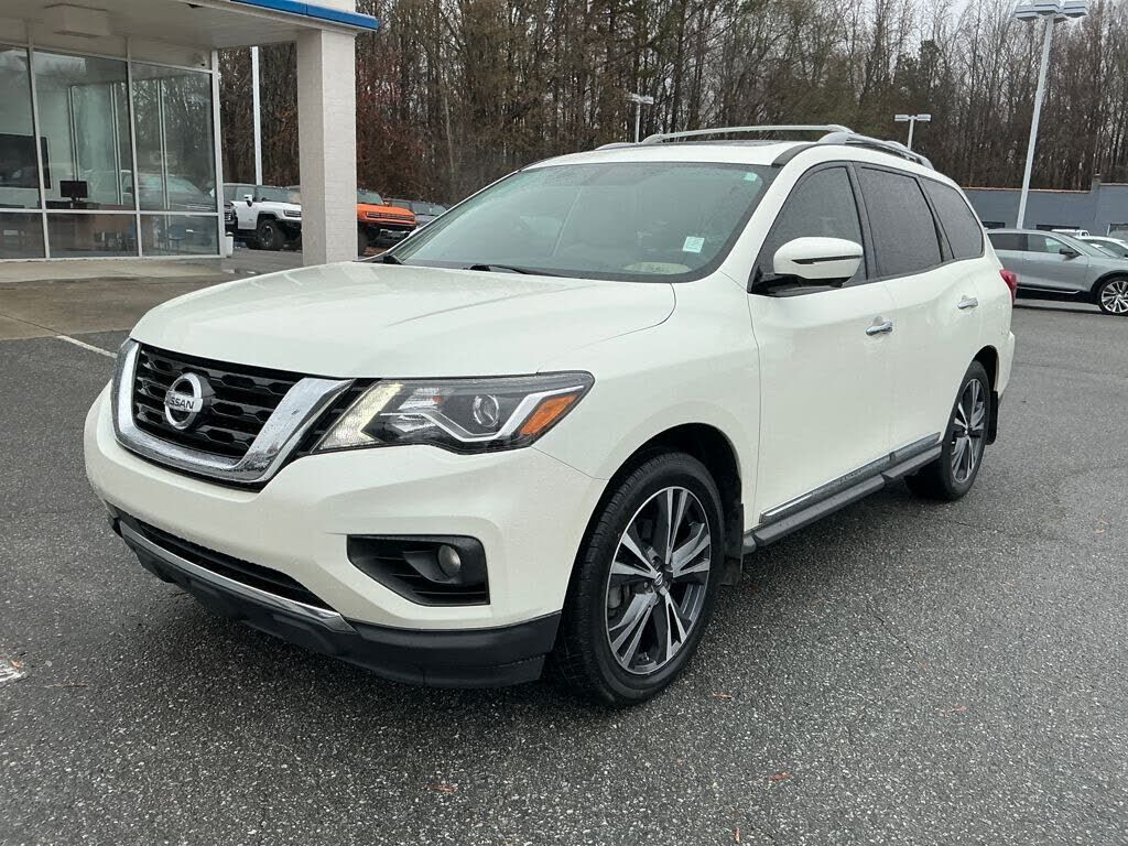 2020 NISSAN Pathfinder