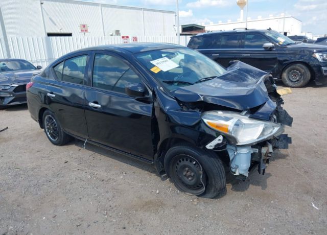 2015 NISSAN Versa