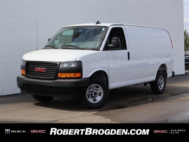 2025 GMC Savana