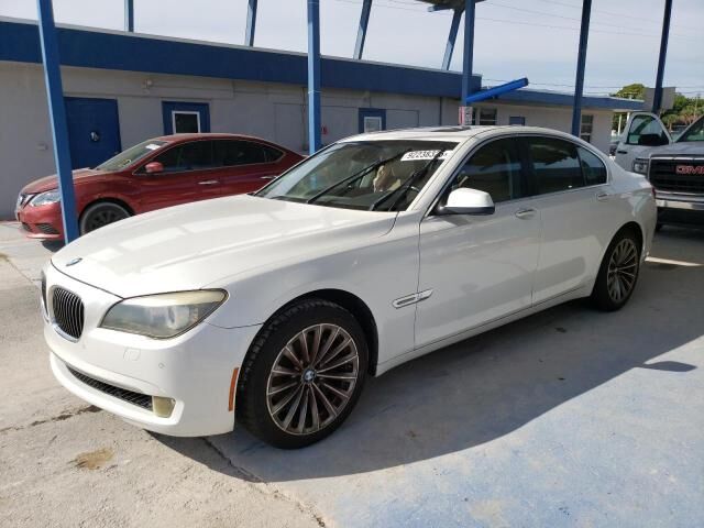 BMW 740i