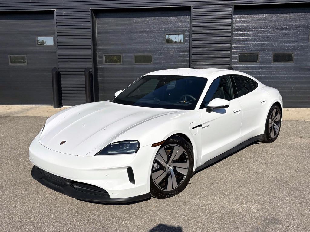 2025 PORSCHE Taycan