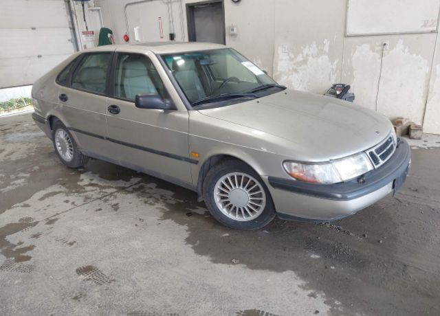 Saab 900