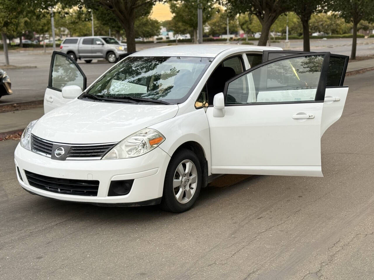 2008 NISSAN Versa