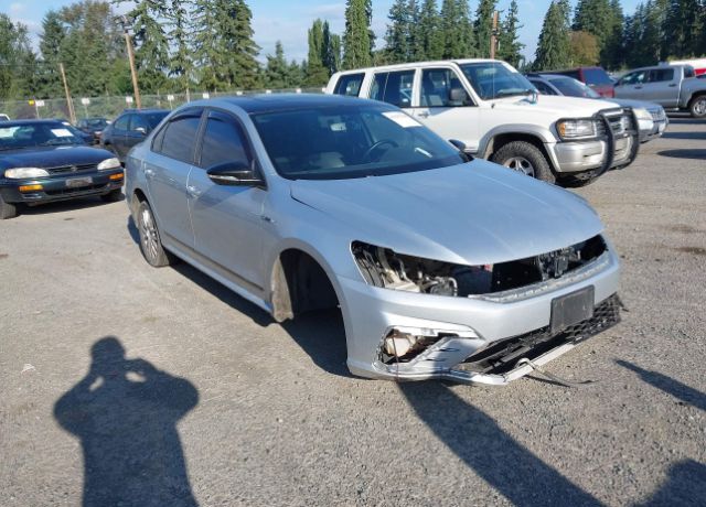 2018 VOLKSWAGEN Passat