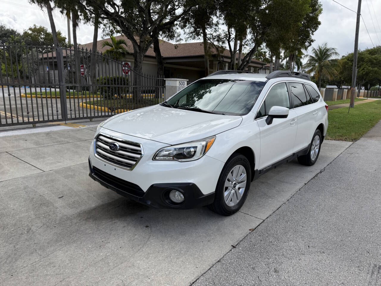 2017 SUBARU Outback