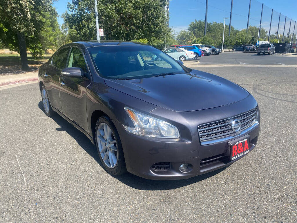 2011 NISSAN Maxima
