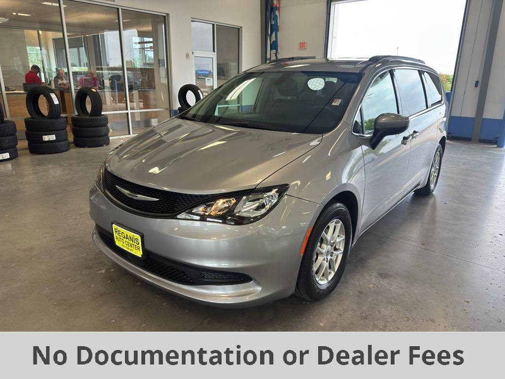 2021 CHRYSLER Voyager