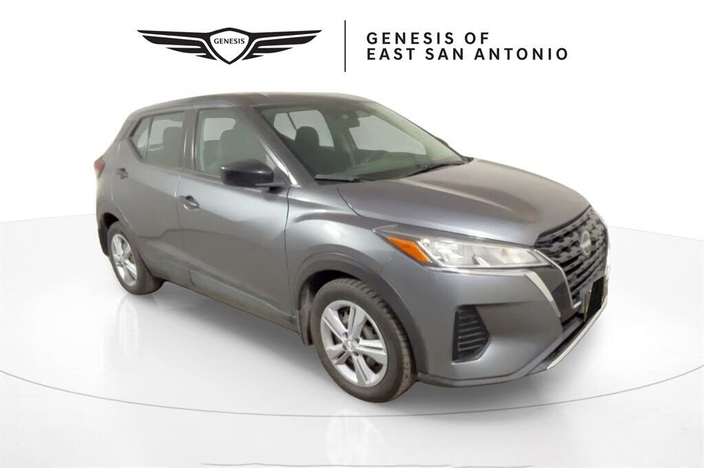 2022 NISSAN Kicks