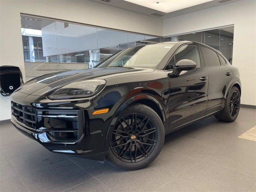 2025 PORSCHE Cayenne