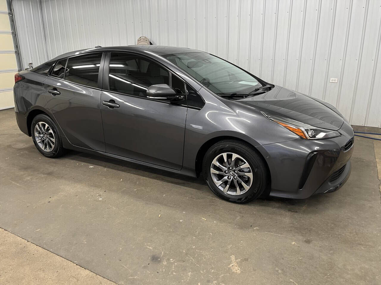 2019 TOYOTA PRIUS