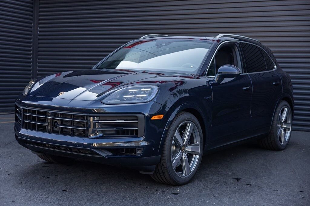 2026 PORSCHE Cayenne