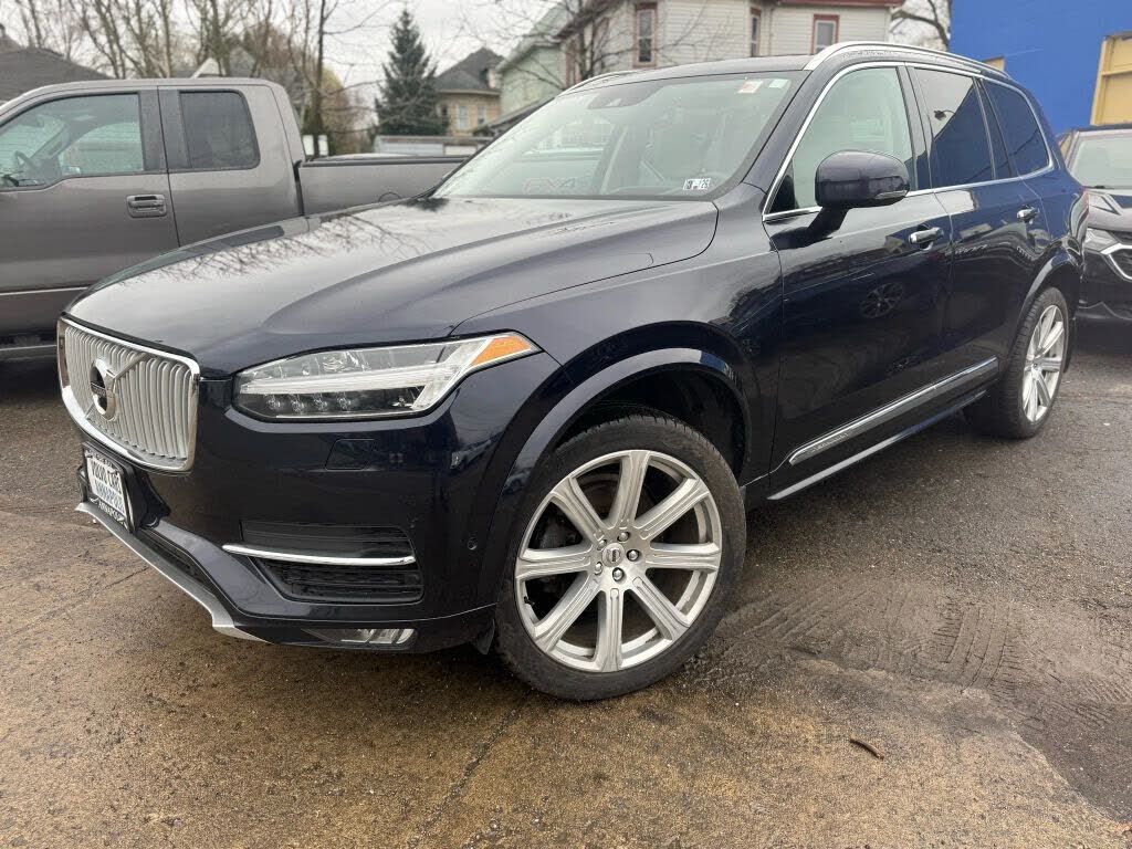 2017 VOLVO XC90