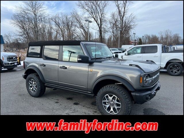2023 FORD Bronco