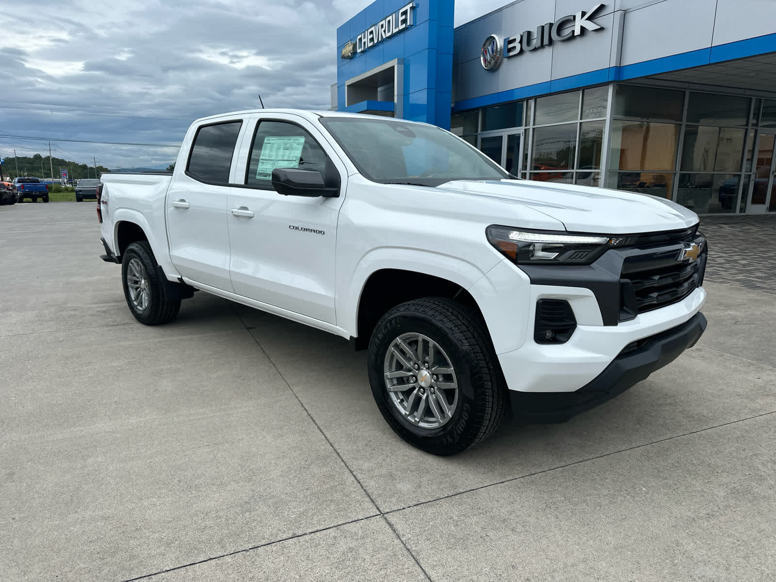 2025 CHEVROLET Colorado
