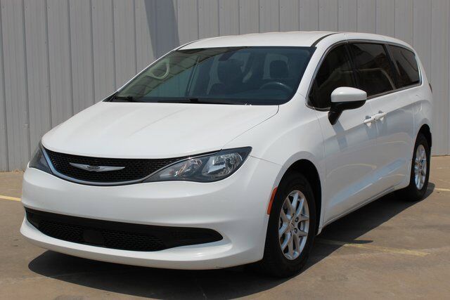 2021 CHRYSLER Voyager