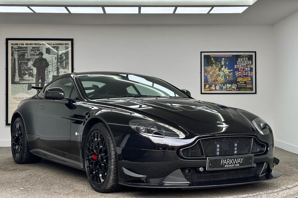 Aston Martin V12 Vantage