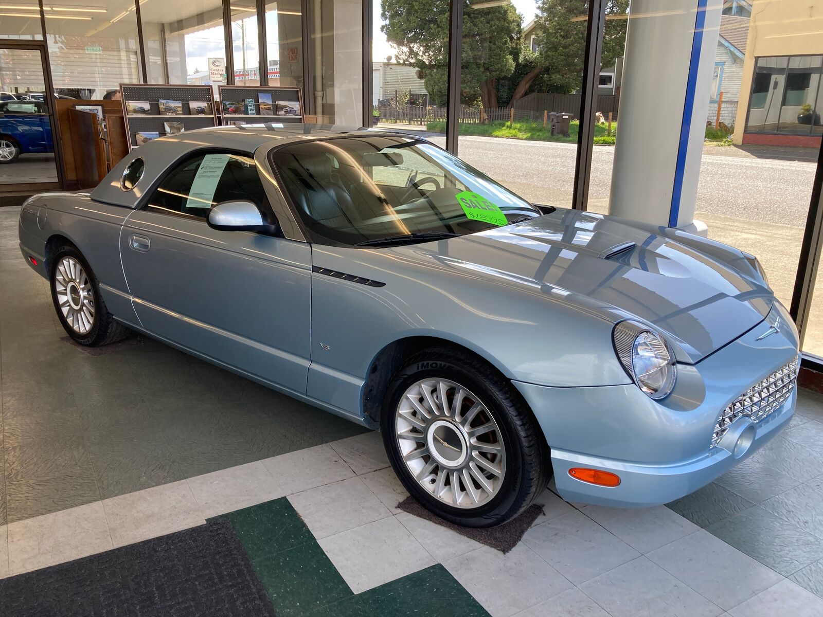 2004 FORD Thunderbird