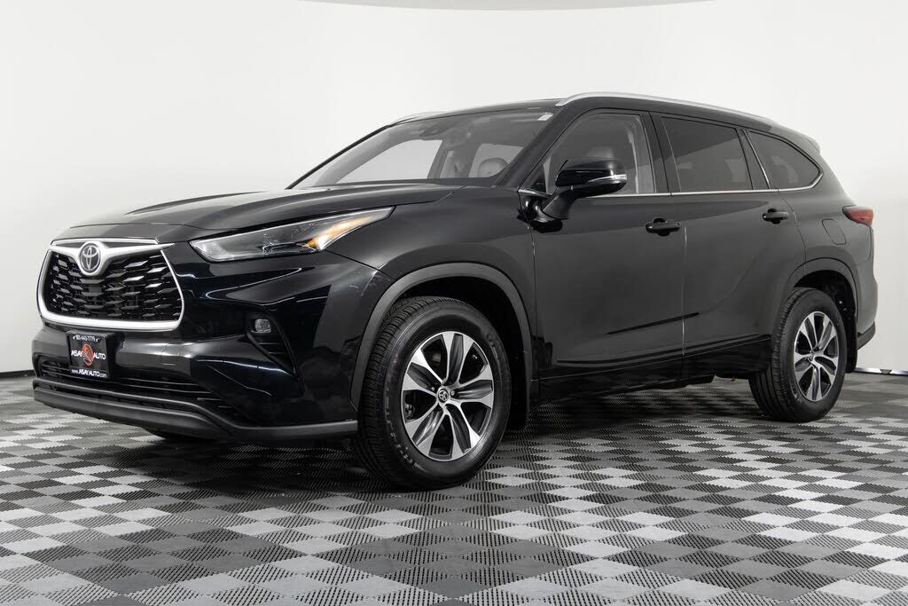 2022 TOYOTA Highlander