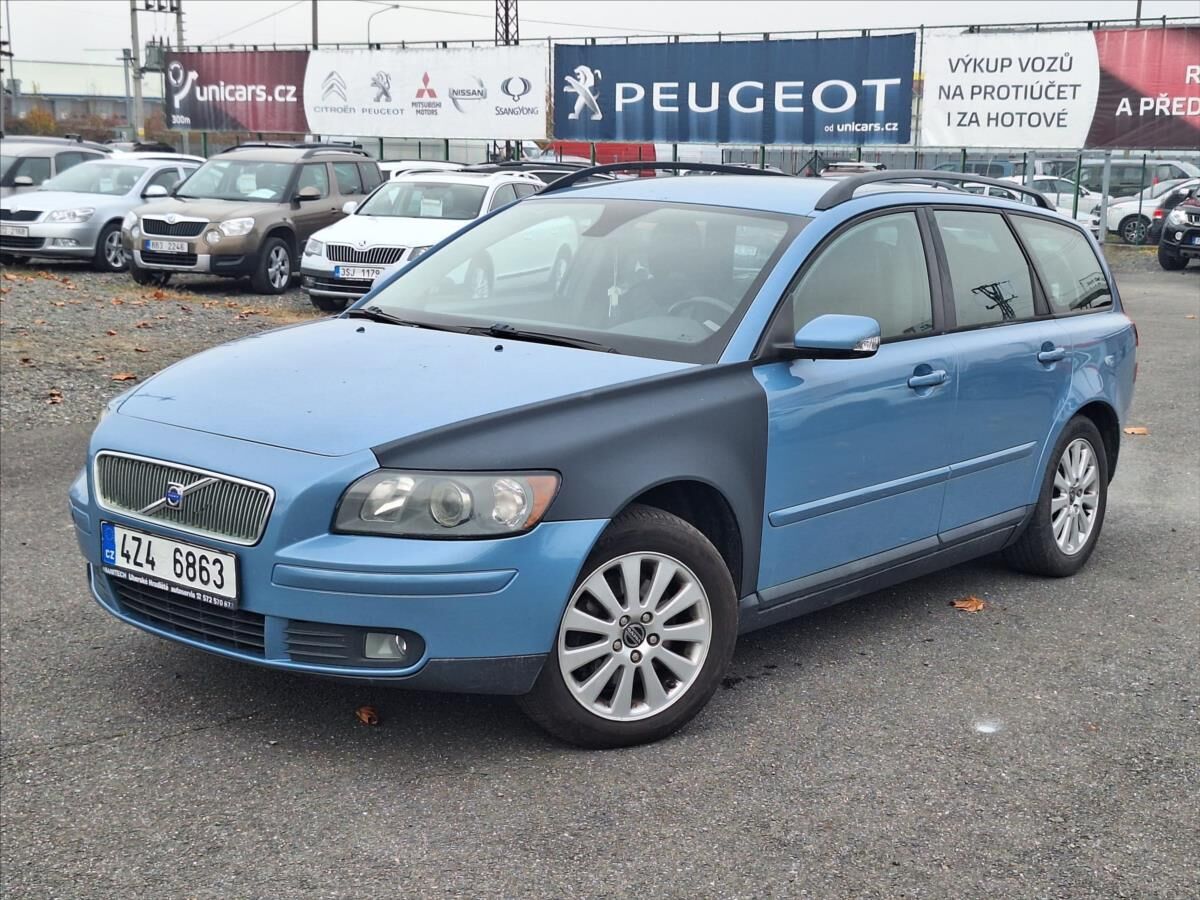 2005 VOLVO V50