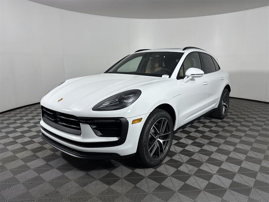 2025 PORSCHE Macan
