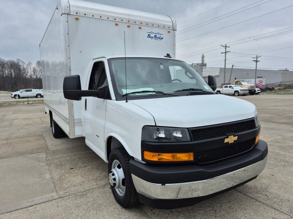 2025 CHEVROLET Express