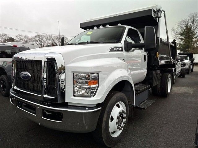 2025 FORD F-650