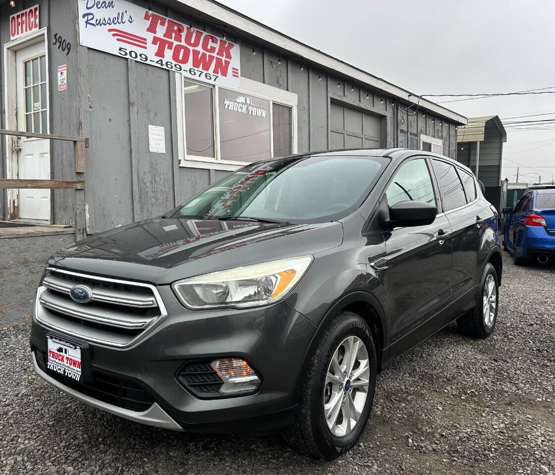 2017 FORD Escape