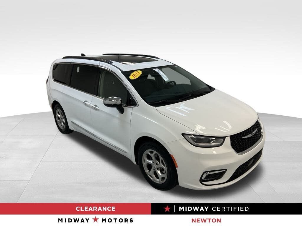 2023 CHRYSLER Pacifica