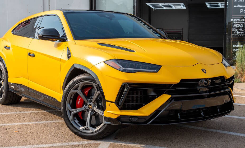2024 LAMBORGHINI URUS