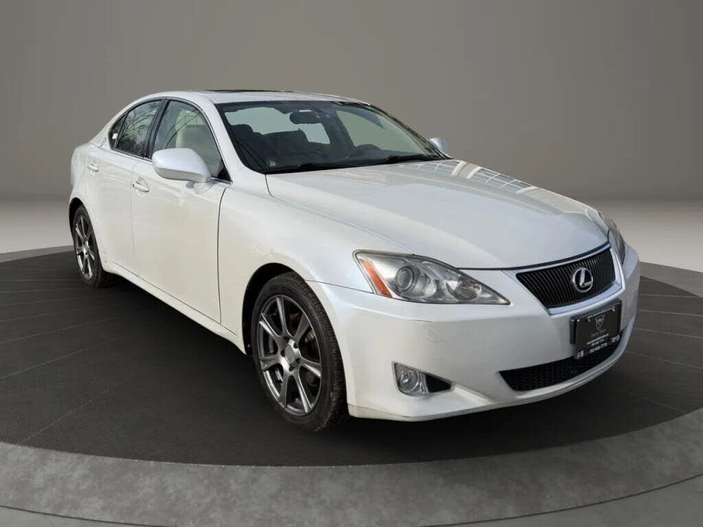 Lexus IS