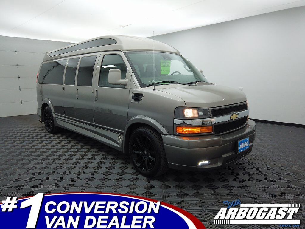 2020 CHEVROLET Express