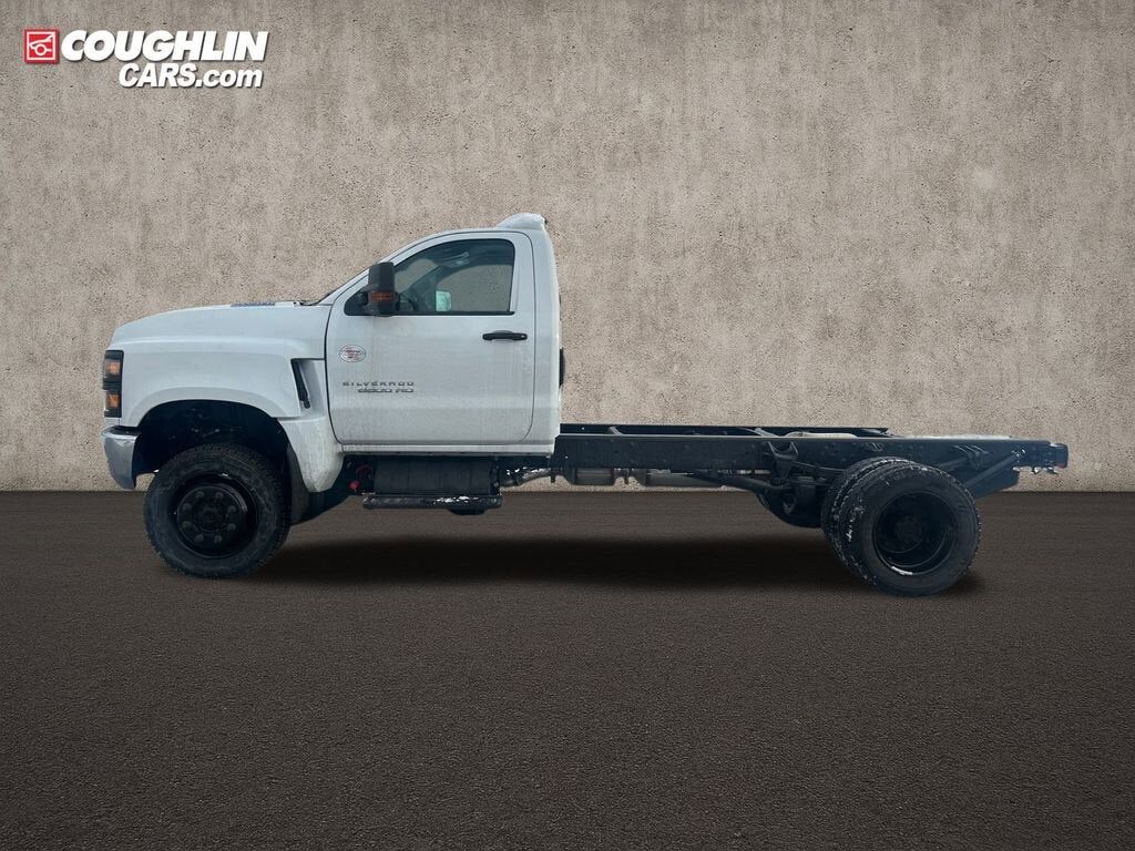 2024 GMC Silverado Medium Duty