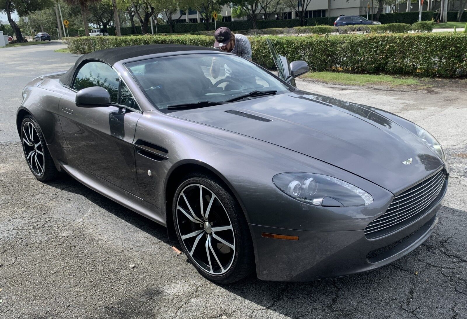 Aston Martin V8 Vantage