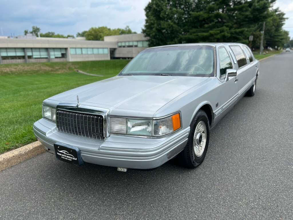 1994 LINCOLN Town Car