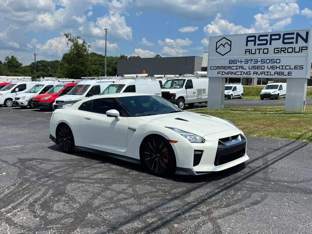 2018 NISSAN GT-R