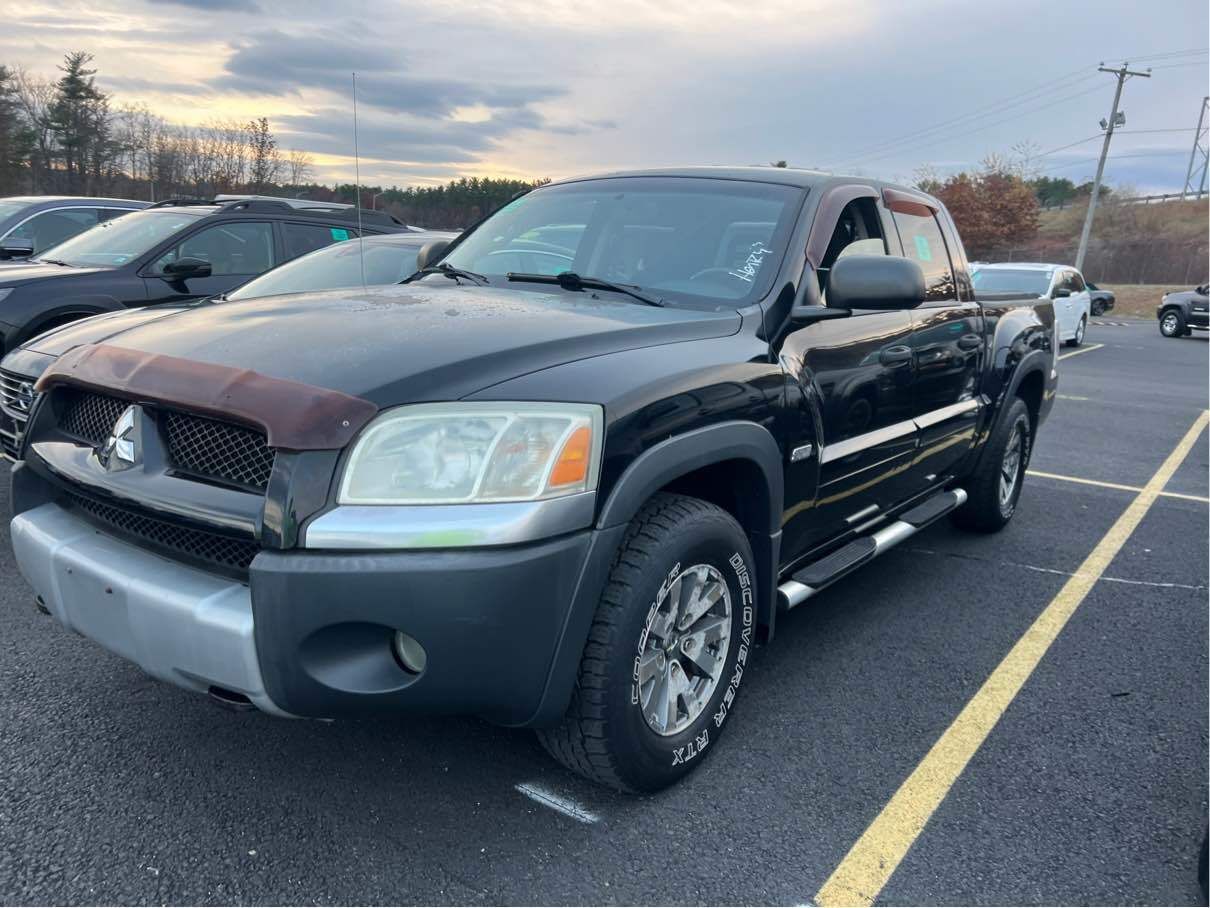 Mitsubishi Raider