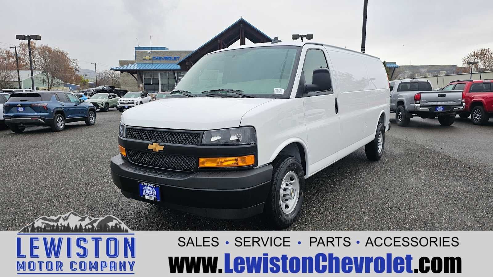 2025 CHEVROLET Express