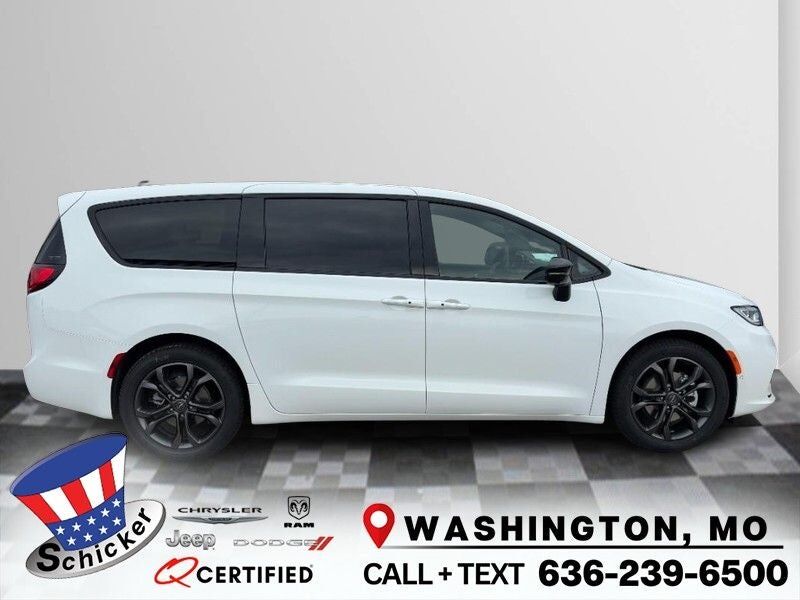 2026 CHRYSLER Pacifica