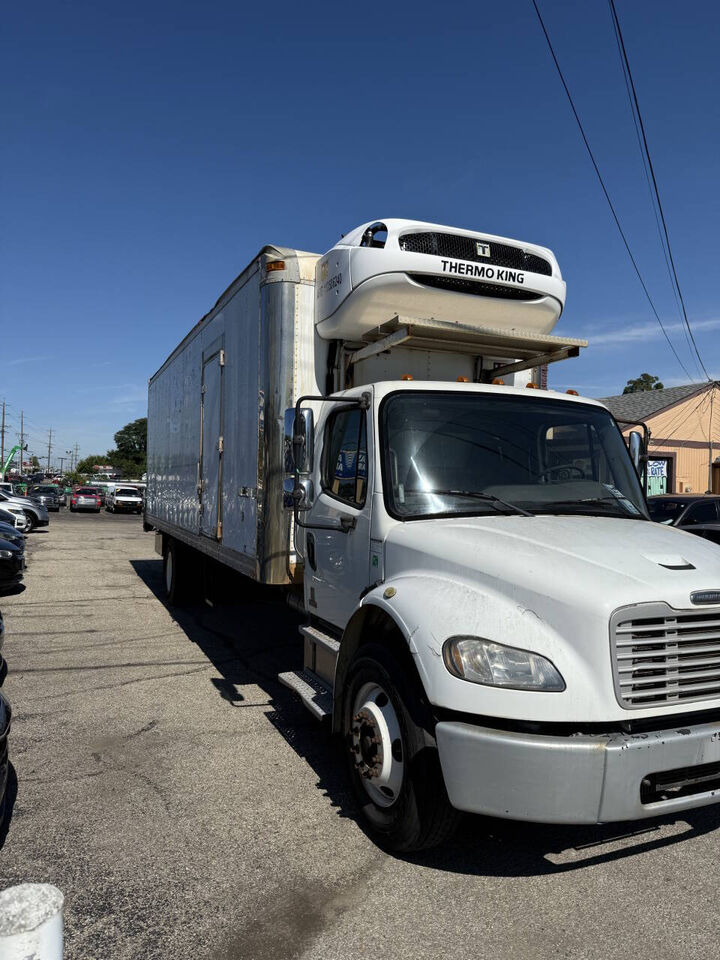 2012 FREIGHTLINER M2