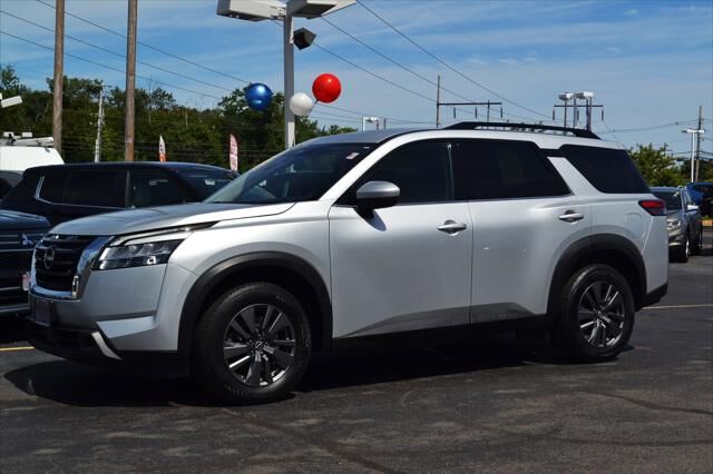 2022 NISSAN Pathfinder