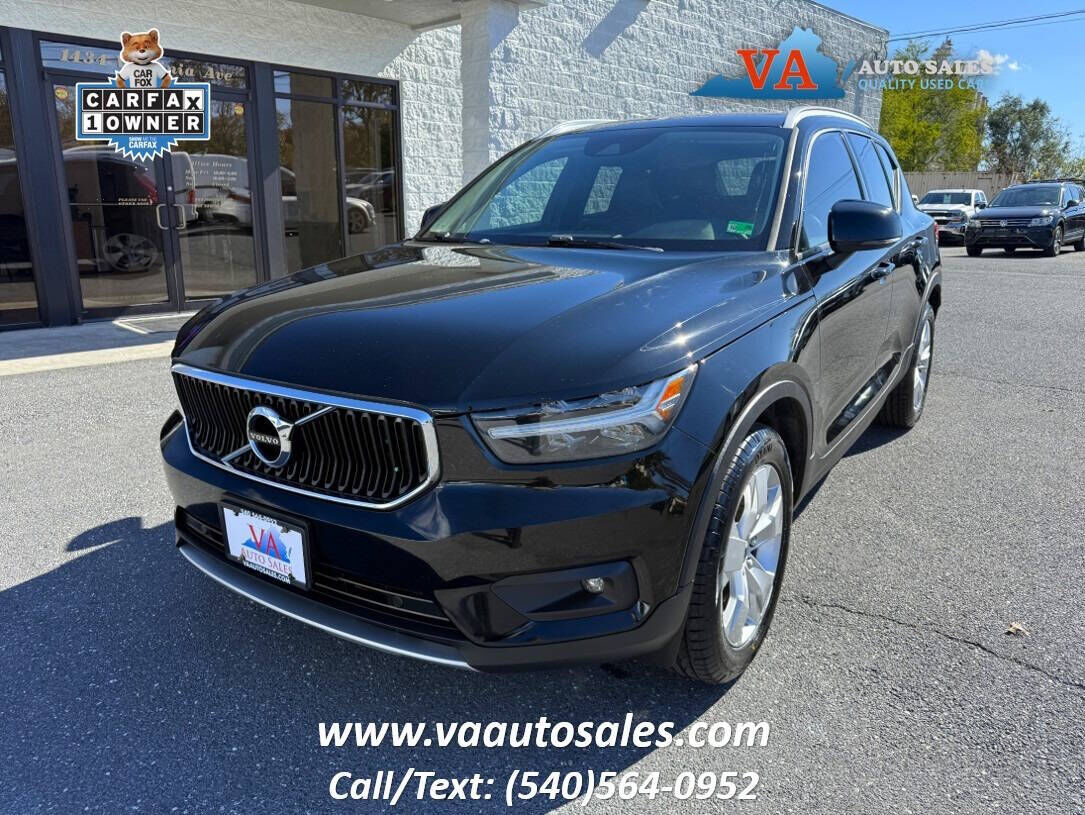 2021 VOLVO XC40
