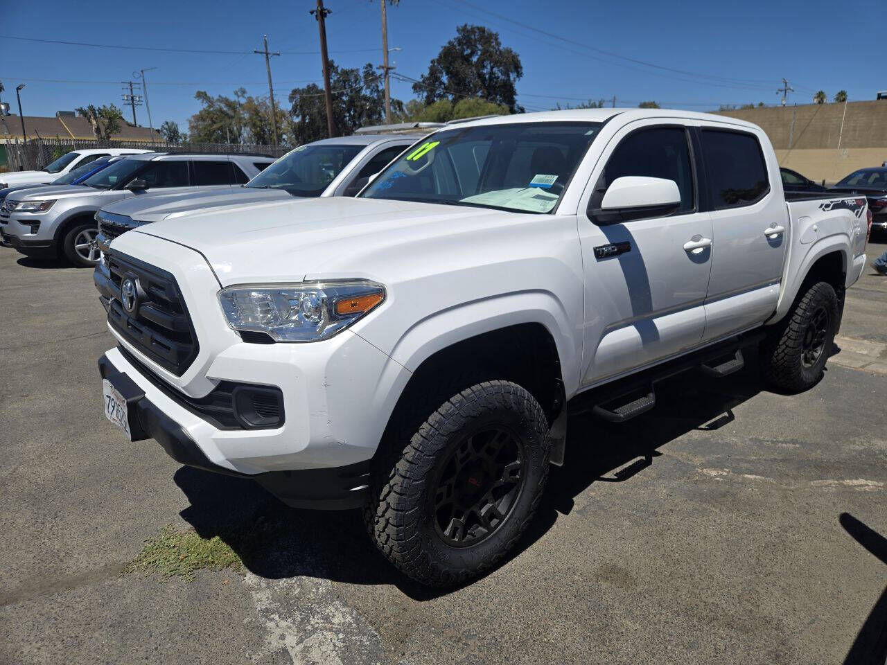 2017 TOYOTA Tacoma