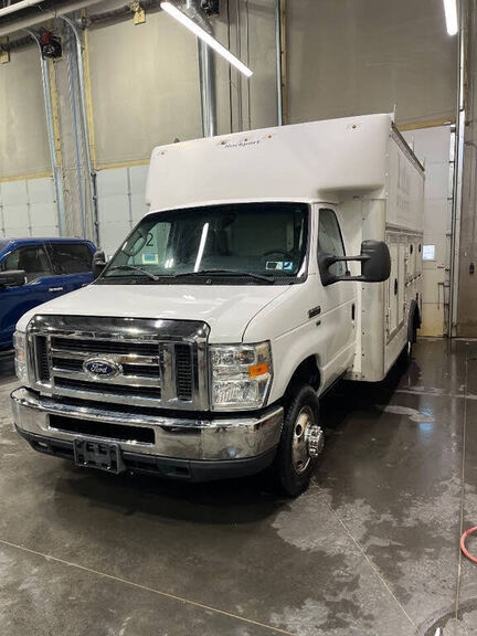 2015 FORD E-350