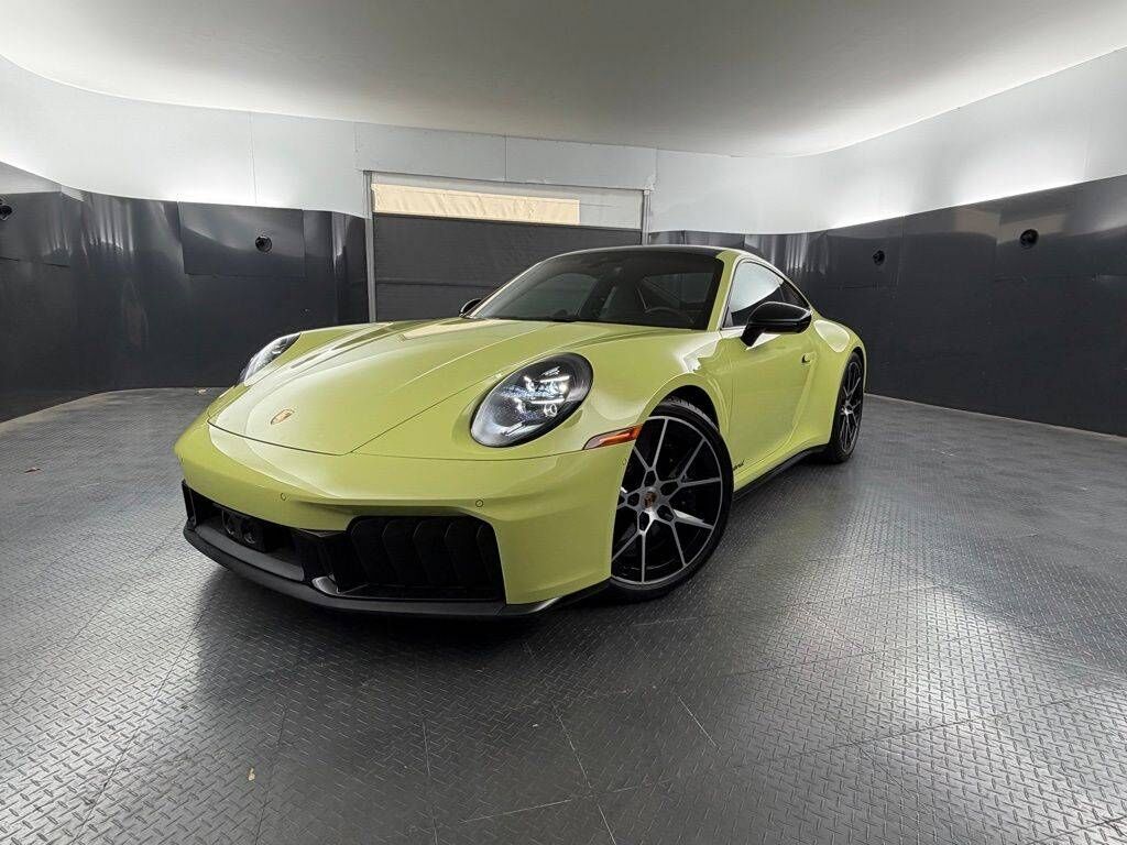 2025 PORSCHE 911