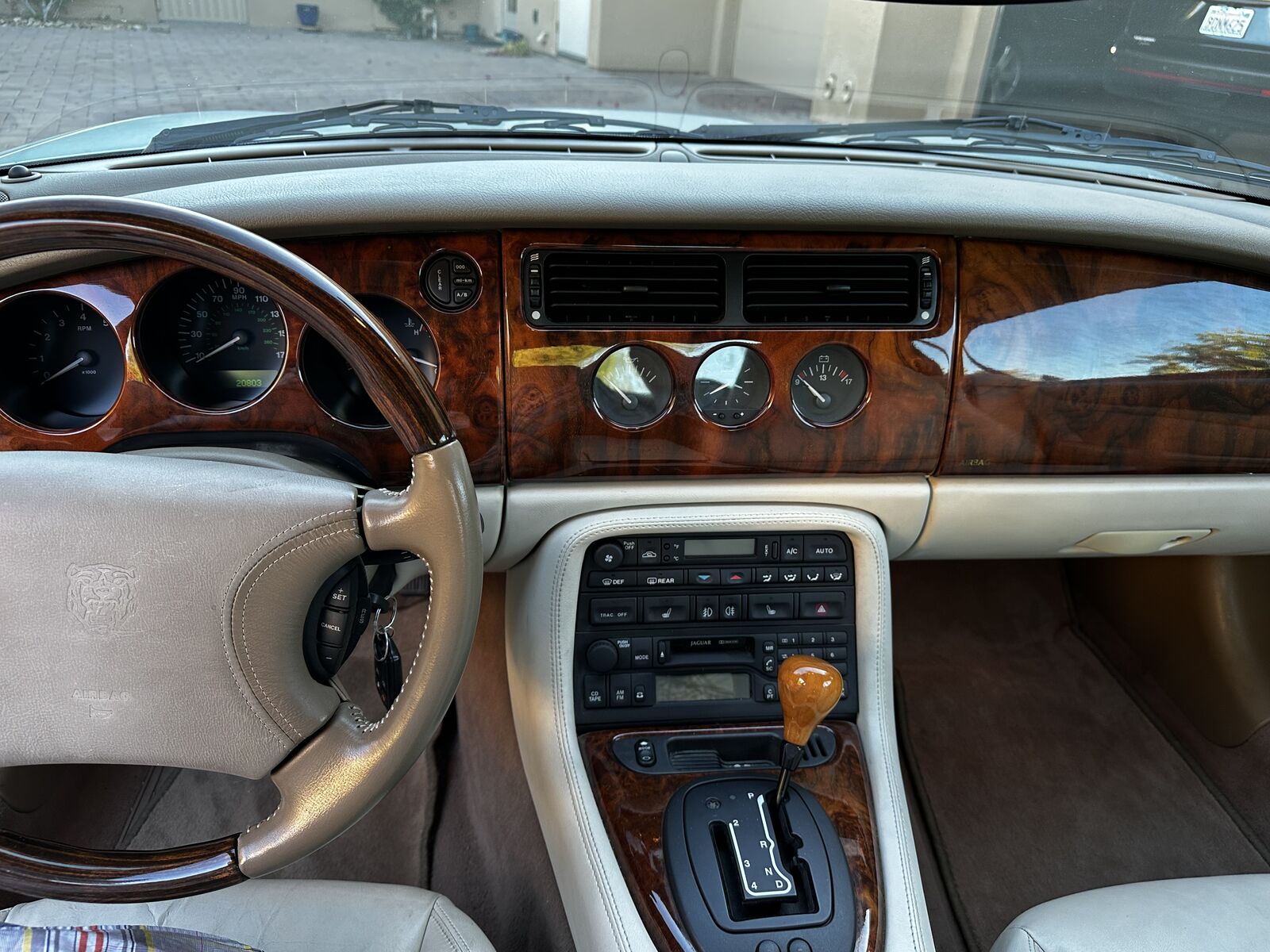 Jaguar XK8