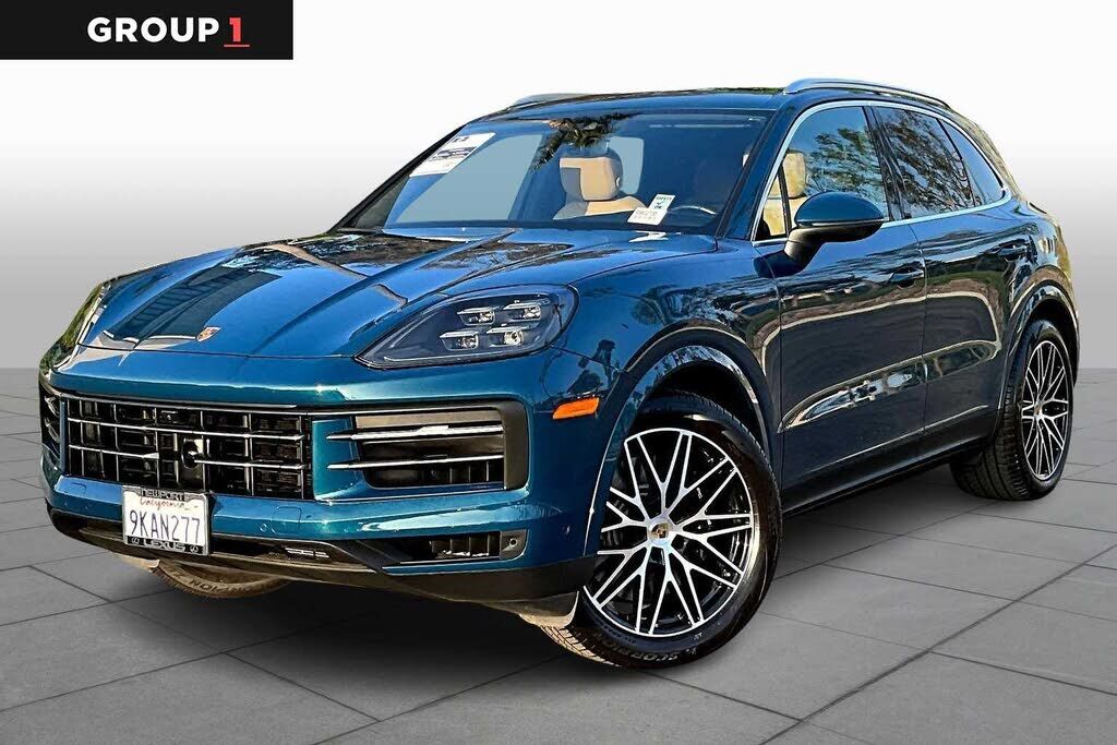 2024 PORSCHE Cayenne
