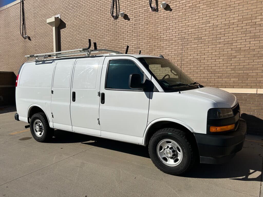 2022 CHEVROLET Express