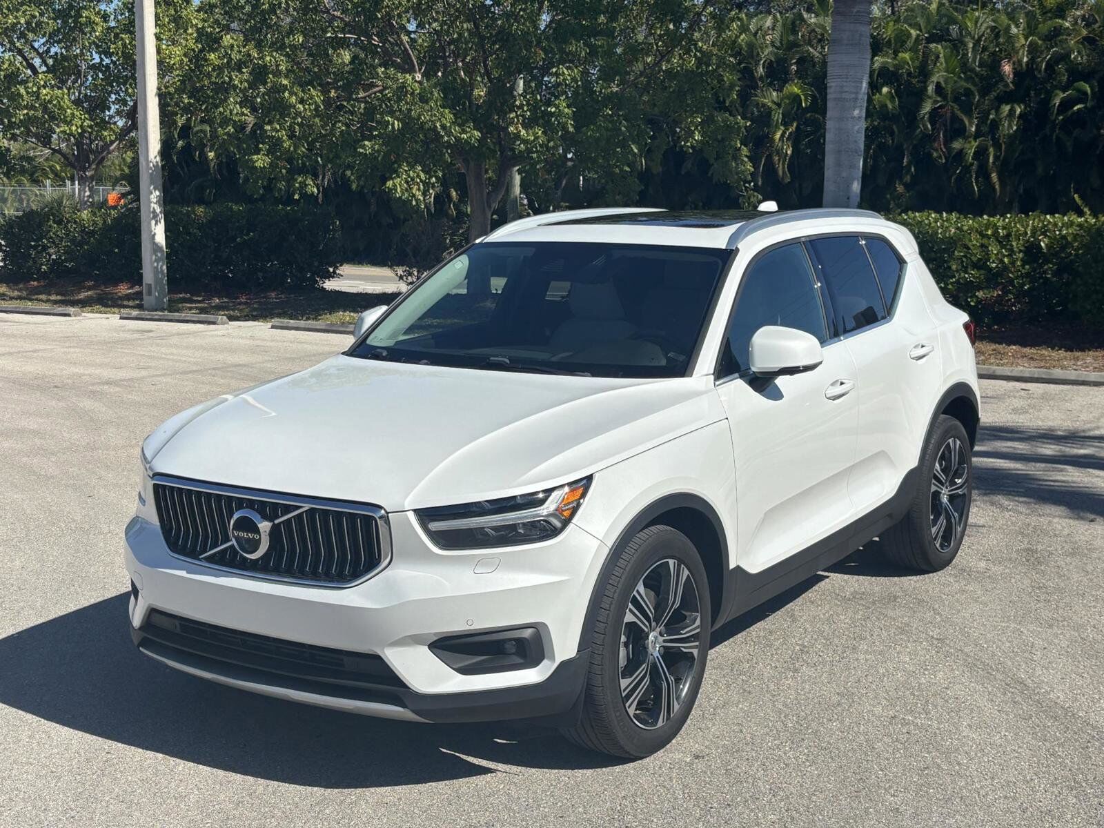 2020 VOLVO XC40